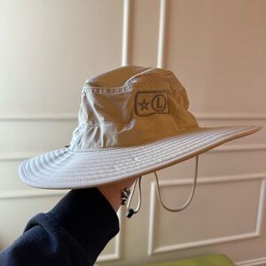 Sunday Afternoons gardening hat in light khaki color